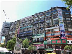 鄰近璽朵瑞安大樓社區推薦-愛群大廈，位於台北市大安區